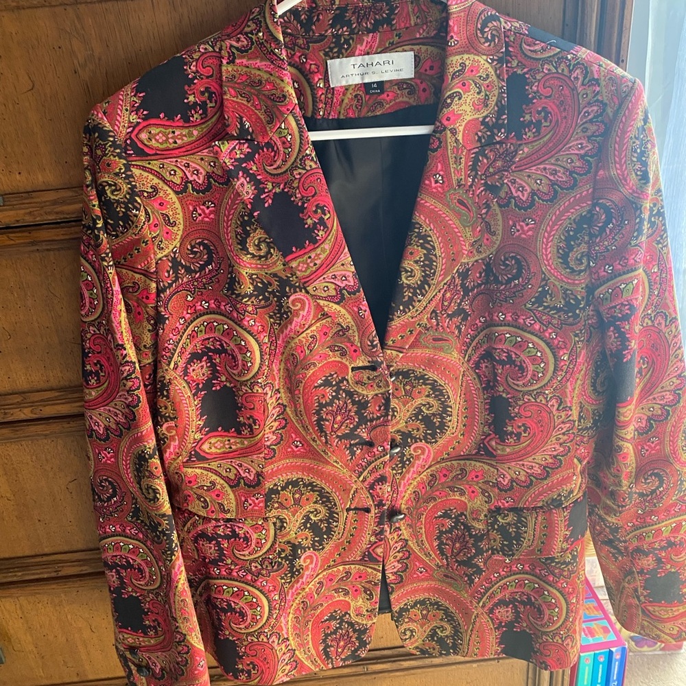 Tahari Red & Black Paisley Tailored Blazer